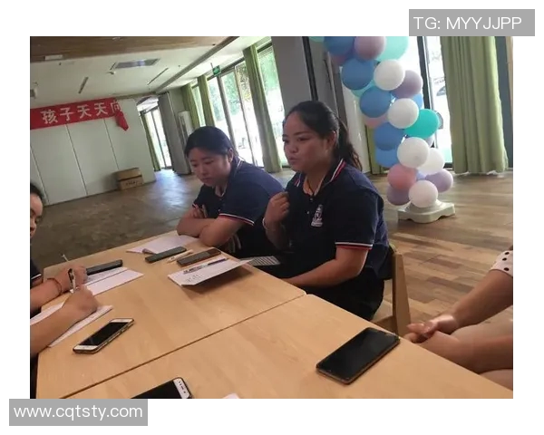 足球明星被拍到偷吃能量棒视频引发热议网友纷纷评论其职业道德问题 足球明星被拍到偷吃能量棒视频引发热议网友纷纷评论其职业道德问题